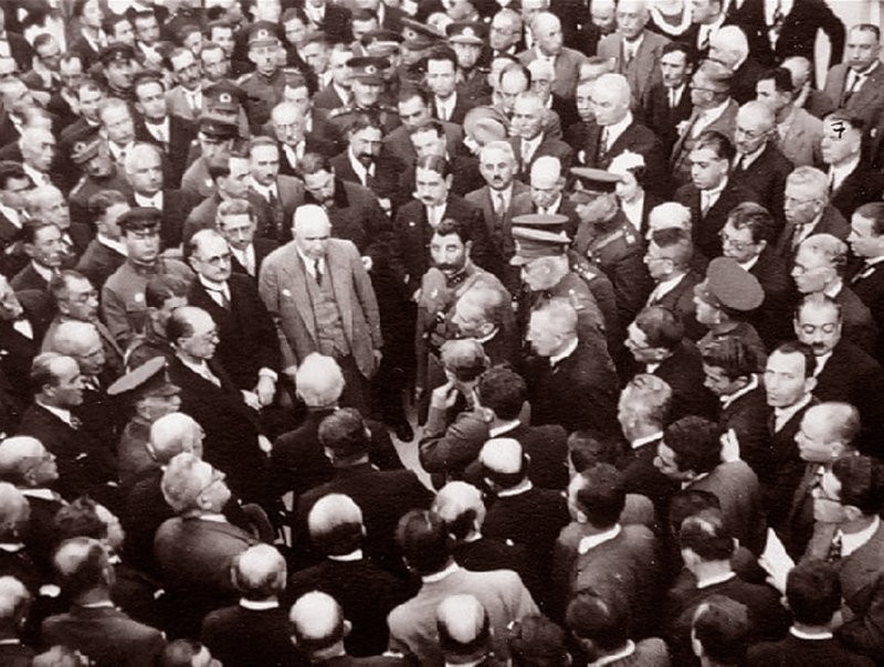 Atatürk’ün katıldığı 29 Ekim kutlamalarından fotoğraflar