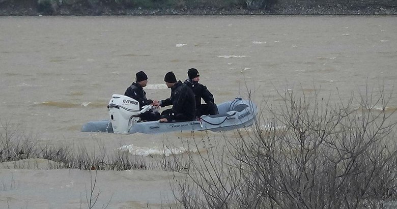 Şiddeti lodos fırtınası arama faaliyetlerini olumsuz etkiliyor