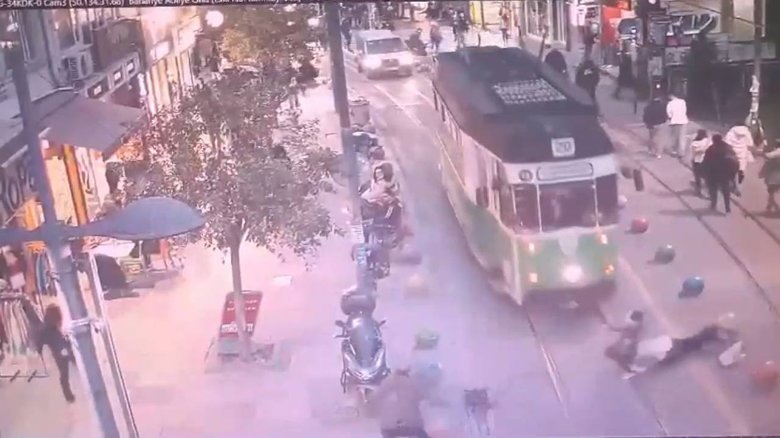 Tramvayın çarptığı yaşlı kadın hayatını kaybetmişti... Tramvay sürücüsü gözaltına alındı!