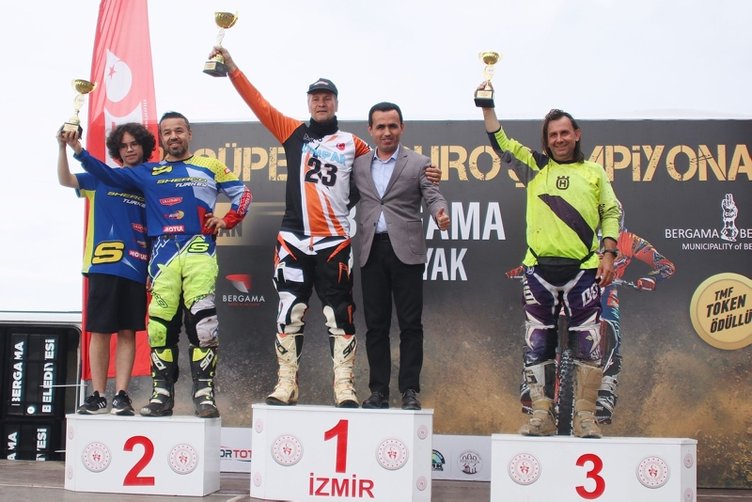 Bergama’da nefes kesen yarış! Enduro Şampiyonası’nın üçüncü ayak yarışı İzmir’de tamamlandı