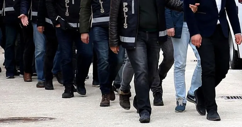 İzmir’de FETÖ operasyonu: 21 kişi gözaltında!