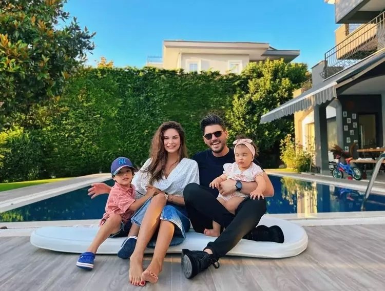 Tolgahan Sayışman ve ailesi tası tarağı toplayıp bakın nereye yerleşti