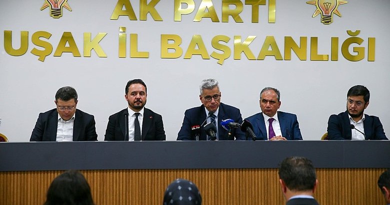 Sağlık Bakanı Memişoğlu, AK Parti Uşak İl Başkanlığı’nda konuştu