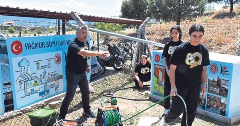 Öğrencilerden ağaçlara yağmur hasadı suyu