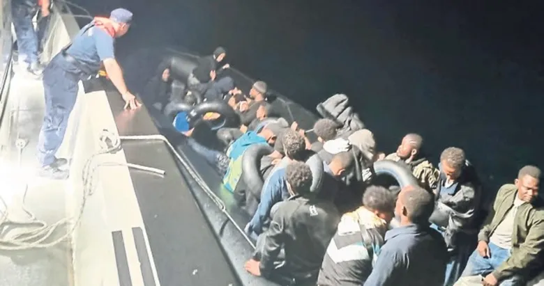İzmir’de 58 düzensiz göçmen yakalandı