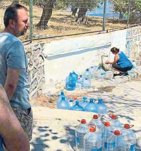 Dikilililer bir bardak suya muhtaç kaldı