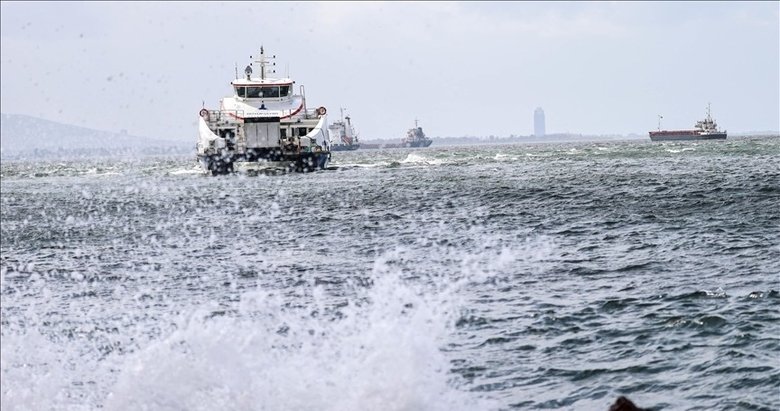 İzmir’de vapur seferleri iptal edildi