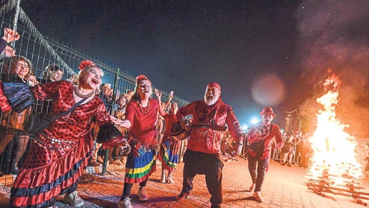 Hıdırellez ateşi İzmir’de yakıldı