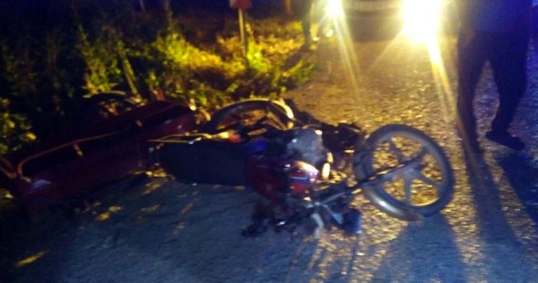 Otomobilin çarptığı motosikletin sürücüsü hayatını kaybetti