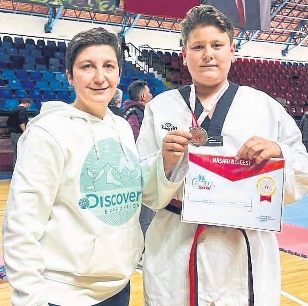 Yunusemre’den madalya yağmuru