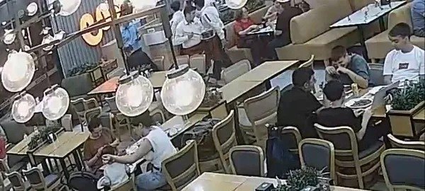 izmirde-restorana-giden-ailenin-hayati-altust-oldu-tereyagi-sovu-2-yasindaki-bebegi-yakti-mercan-bebek-artik-k-1780931157004.jpeg