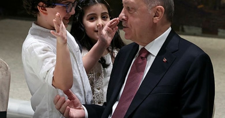 Başkan Erdoğan, şehit aileleriyle iftarda bir araya geldi