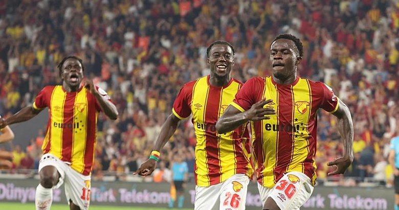 Göz-Göz Kayseri önünde