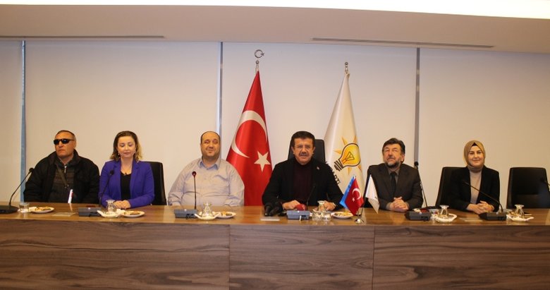 Nihat Zeybekci İzmir’de görme engelliler derneklerinin temsilcileriyle buluştu