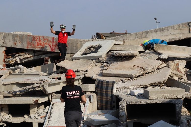 117 kişinin hayatını kaybettiği İzmir Depremi, tatbikatla anıldı