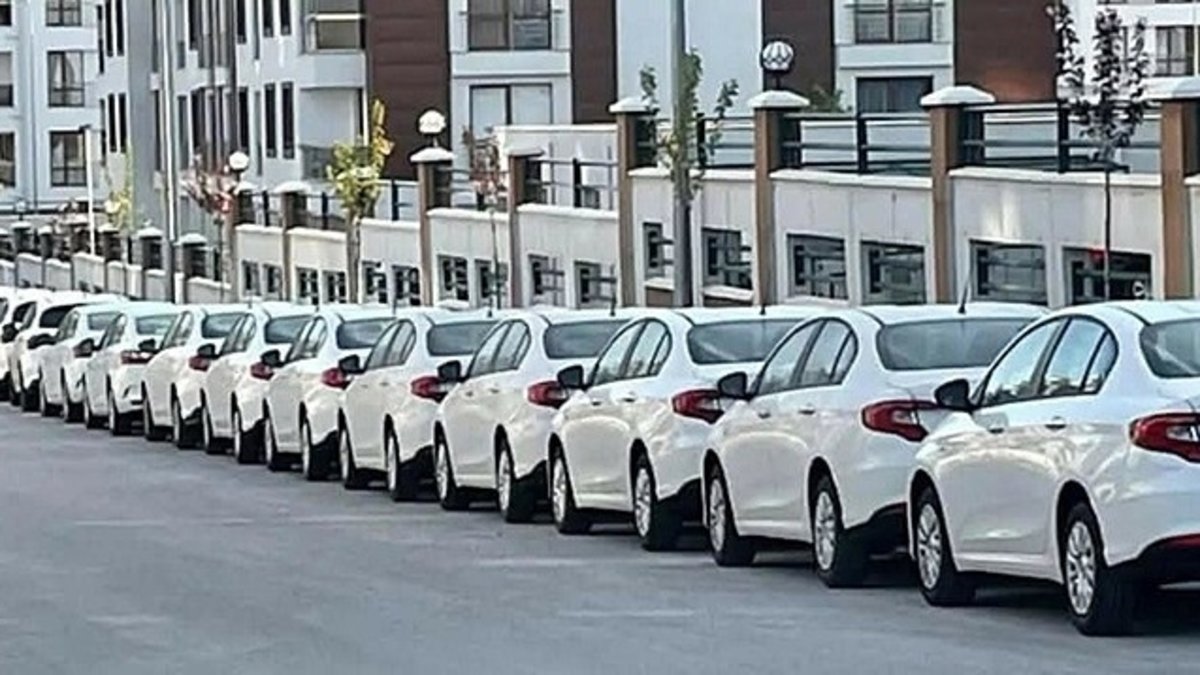 İzmir'de araç kiralama talebi patladı! 