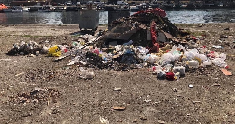 Çanakkale çöplüğe döndü, CHP’li belediye suskunları oynuyor