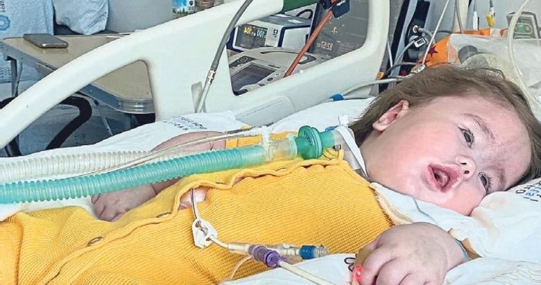 Minik Eymen 1 yıldır komada