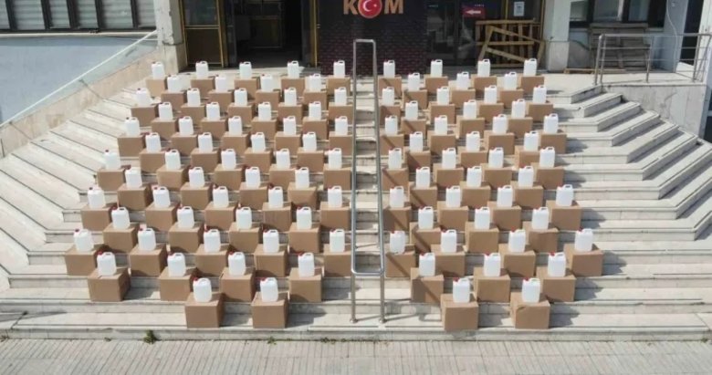 Yüzlerce insanı mezara sokacaklardı! Sahte içki yapmaya hazırlanan 3 kişi yakalandı