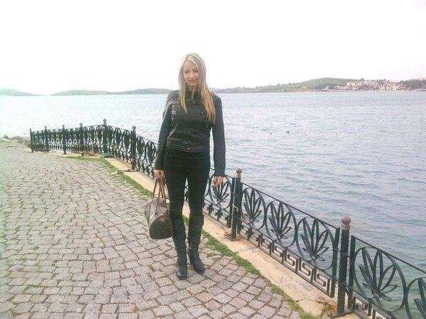 CHP’li Karaburun Belediye Başkanı İlkay Girgin Erdoğan’dan hala kızına mesai kıyağı