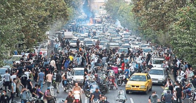 İran’daki protestoların şiddeti artıyor: 76 ölü