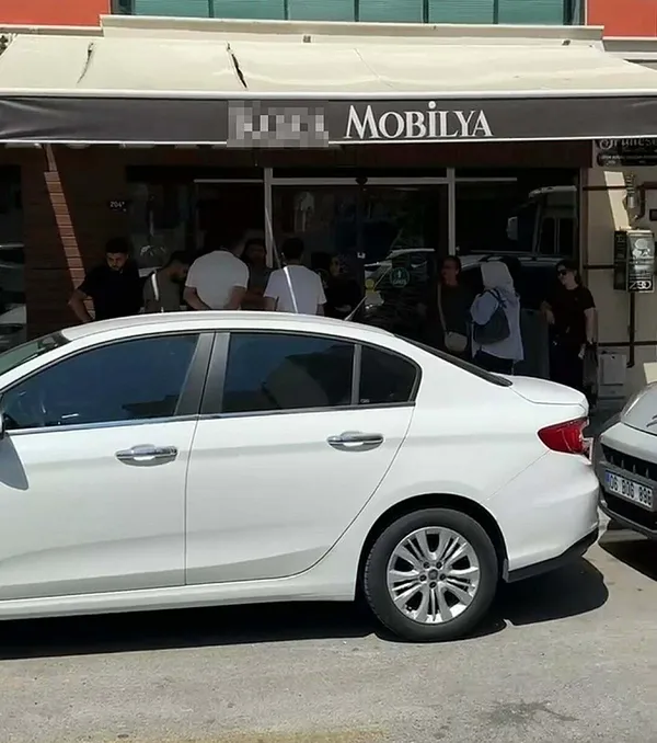 aydinda-yuzlerce-kisi-ayni-magaza-yuzunden-dolandirildi-magaza-onunde-magdurlardan-isyan-1783601239233.png