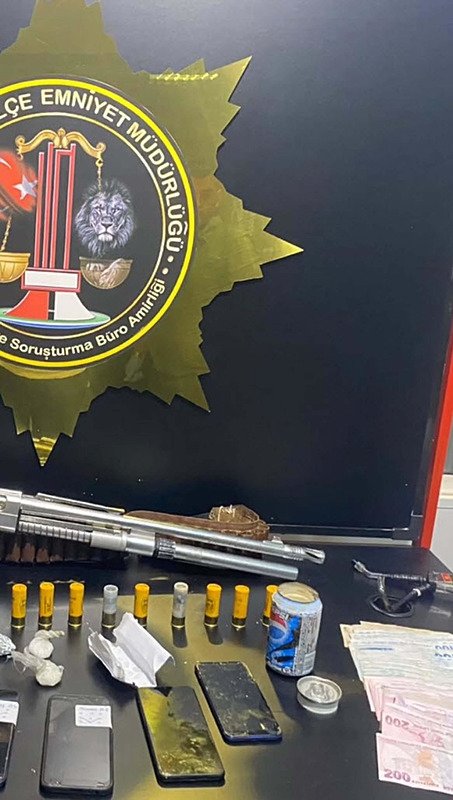 Karşıyaka'da uyuşturucu operasyonu... Bakın nereye saklamış?