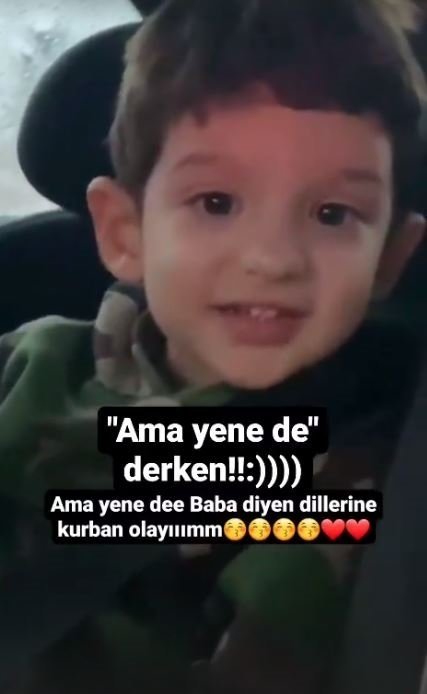 Özcan Deniz oğluyla sahnedeki keyifli anlarını sosyal medyadan paylaştı