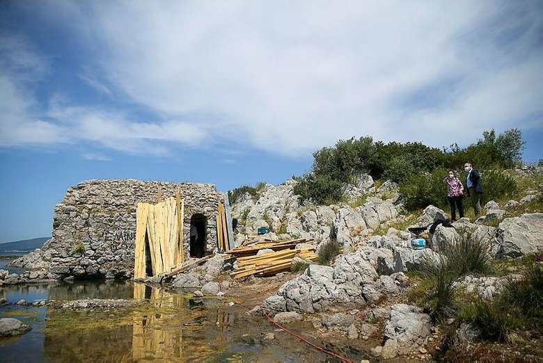 Denize sıfır Roma hamamı aslına uygun restore ediliyor