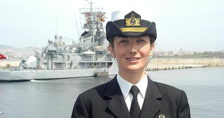 TSK’da ilk kadın amiral Kurmay Albay Gökçen Fırat oldu