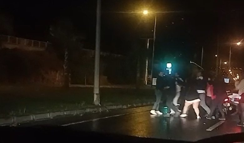 Aydın’da bir garip olay! Bir anda birbirlerine saldırdılar