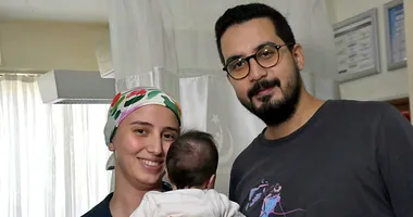Bebeğiyle hayata tutundu