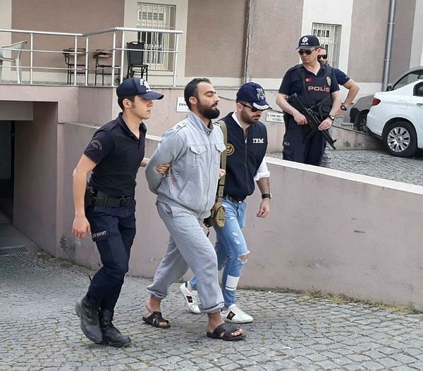 İzmir’de yakalanan sözde komutan adliyede