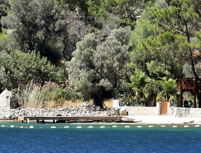 Şahan’ın özel iskelesi yıkılıyor