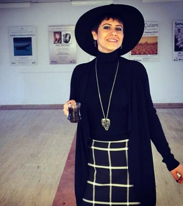 Muğla’da üst düzey yöneticiliği bırakan kadın boyacı oldu