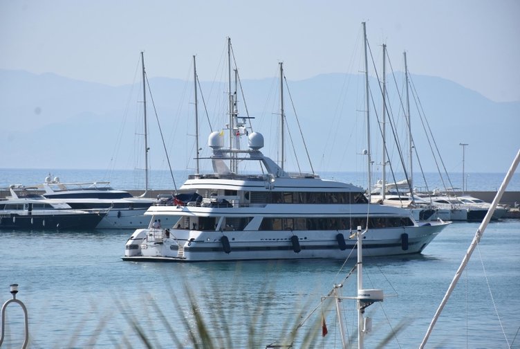 Dünyaca ünlü gitarist Eric Clapton Aydın Kuşadası’na geldi! Köpeğinin ölüm haberini alınca...