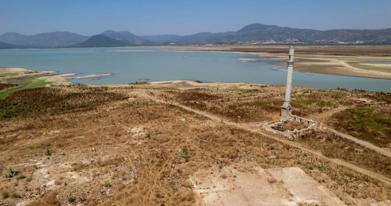Tahtalı Barajı alarm veriyor! Bulgurca Camii açığa çıktı