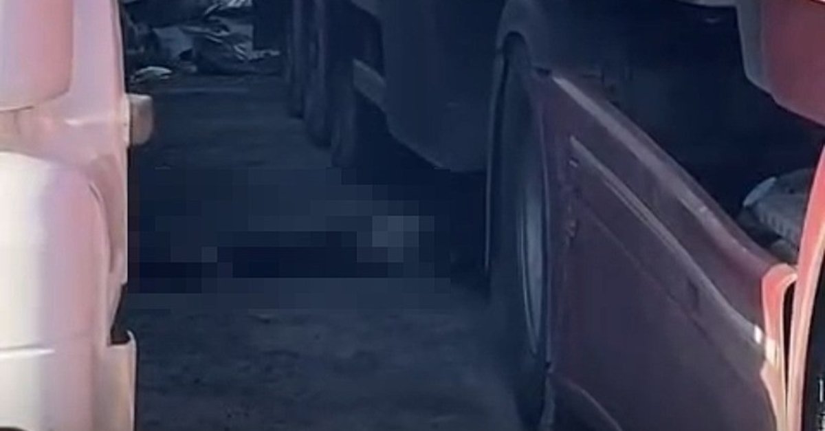 İzmir'de feci kaza! TIR'ın altında kaldı! Kimse farketmedi…