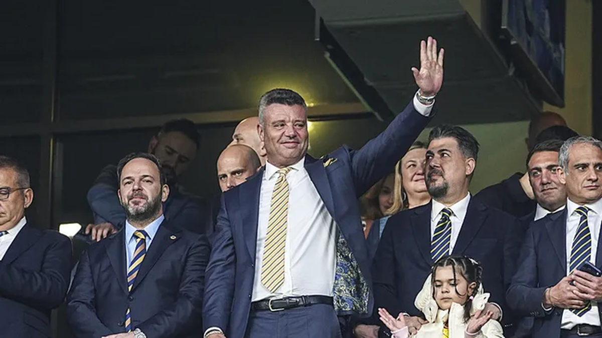 Fenerbahçe'de yaprak dökümü! 8 futbolcuyla yollar ayrılıyor