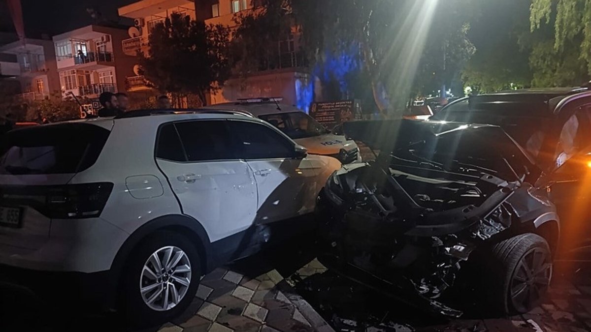 Manisa'da feci kaza! Savrulup duran araca çarpılar