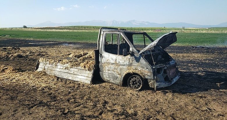 Denizli’de samanlarıyla beraber kamyoneti yanmıştı! Yardım eli uzandı