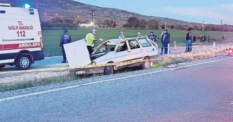 Denizli Uşak otoyolunda araç takla attı