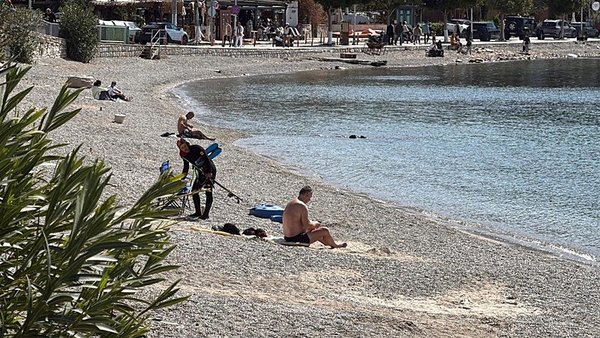 bodrumda-bayramin-son-gunu-plajlarda-gecti-1774194096574.jpeg