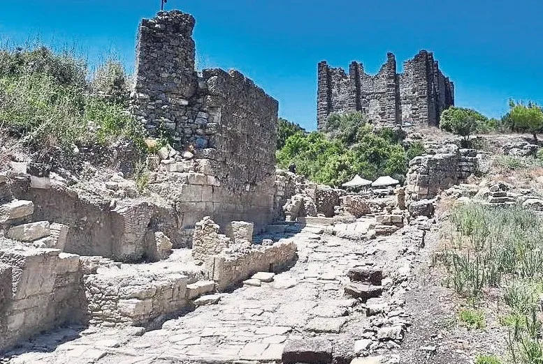 aspendosun-2-bin-yillik-ana-caddesi-tekrar-hayat-buldu-1784751046987.jpeg