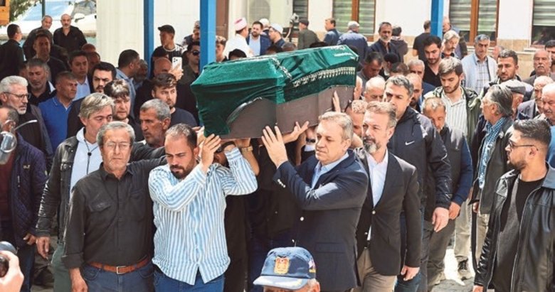 Cinayete kurban giden Kübra son yolculuğuna uğurlandı