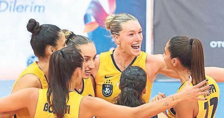 Vakıfbank yenildi ama lider bitirdi