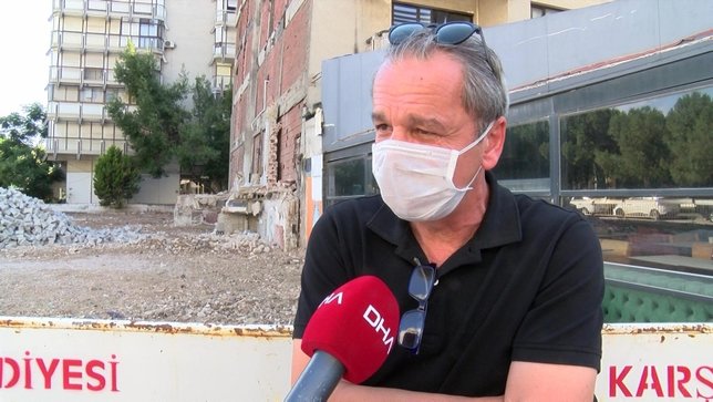Eğik binaların ev sahiplerinden belediyeye tepki! İzmir Büyükşehir Belediyesi yine mağdur etti!