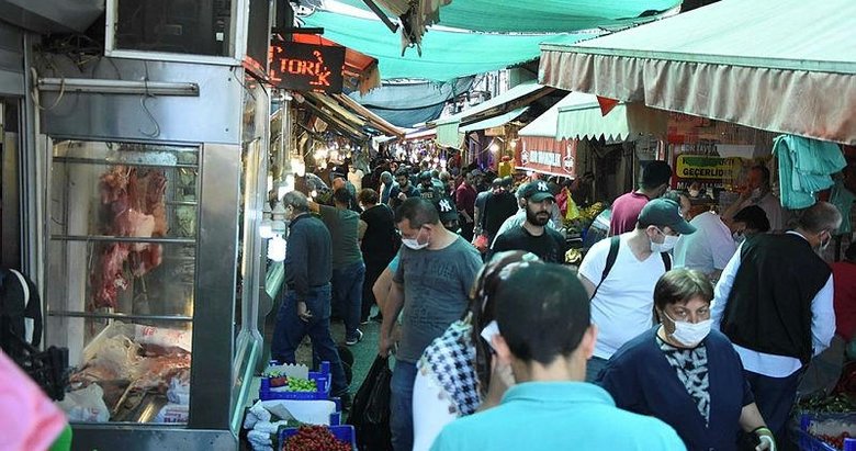 İzmir’de korkutan kalabalık! Havra sokağında bayram yoğunluğu