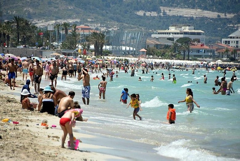 Turizm cenneti Ege’ye tatilci akını! Tam 2 milyon 99 bin 766 kişi