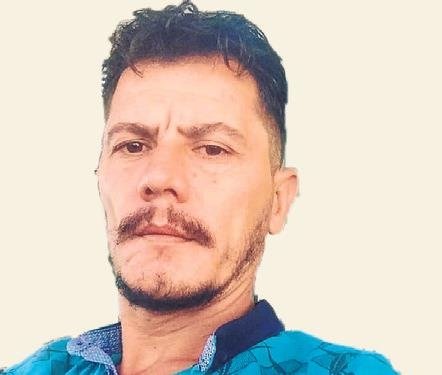 Otomobilden fırladı aracın altında kaldı